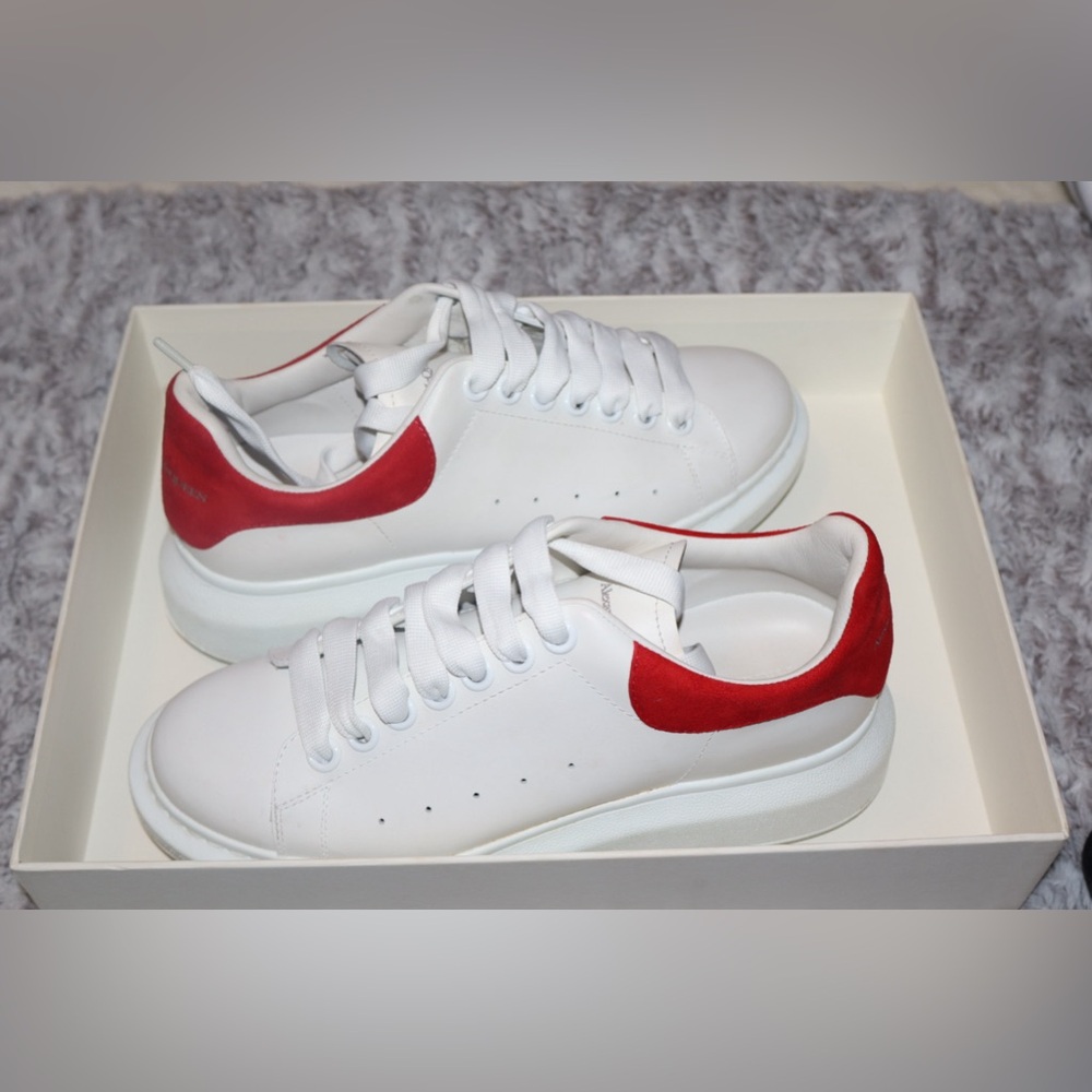 Oversized Sneaker in White/lust Red